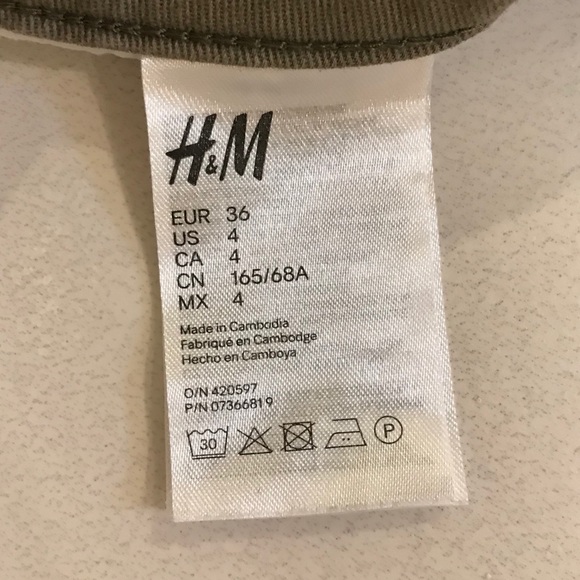 Skinny cargo style shorts - Picture 3 of 3